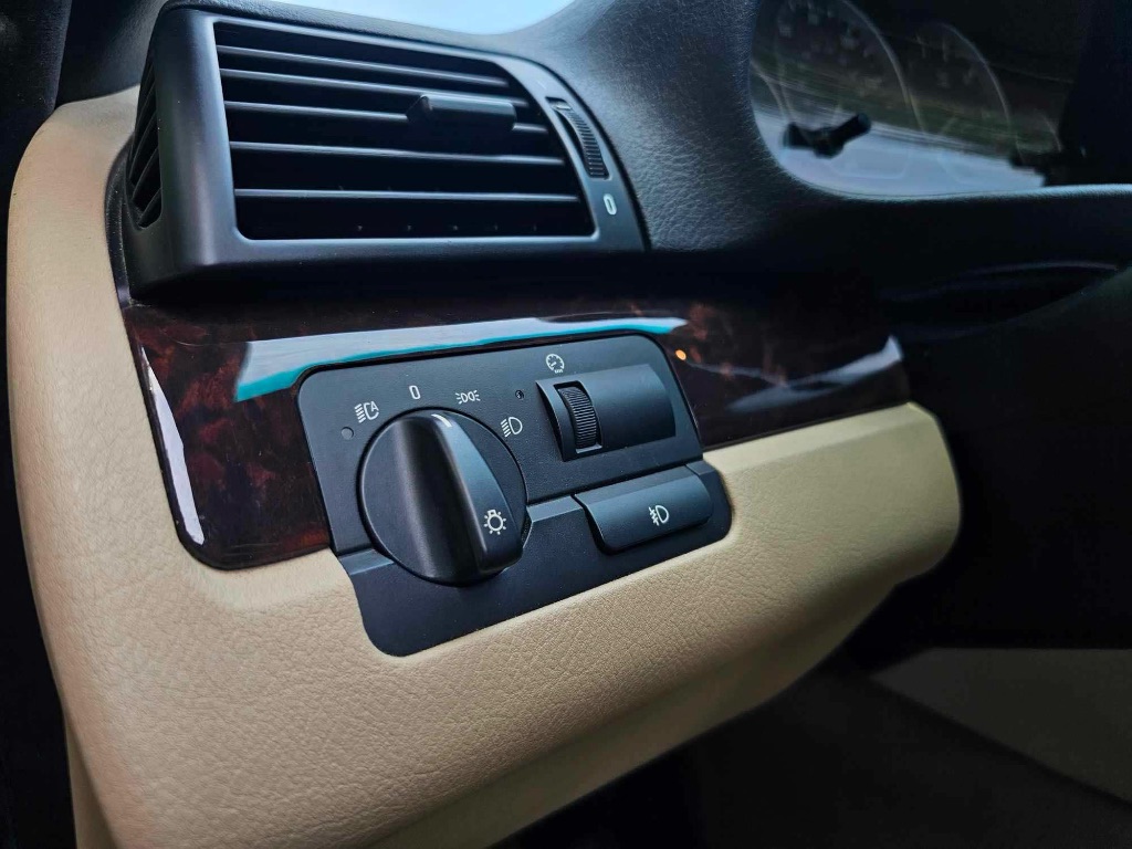 2006 BMW 3 Series 330i - Photo 12